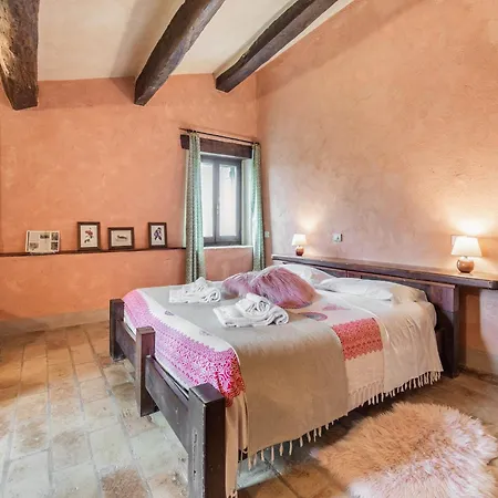 Captivating In With Swimming Pool Semesterbostad Assisi